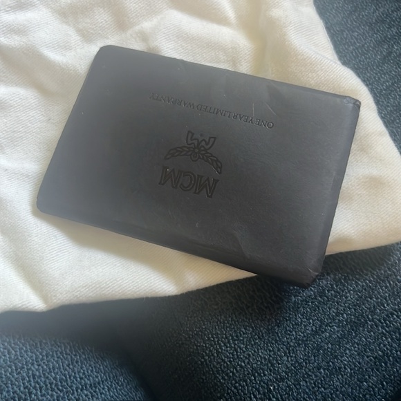 MCM Medium backpack two in one. Crossbody bag attached - Picture 5 of 7